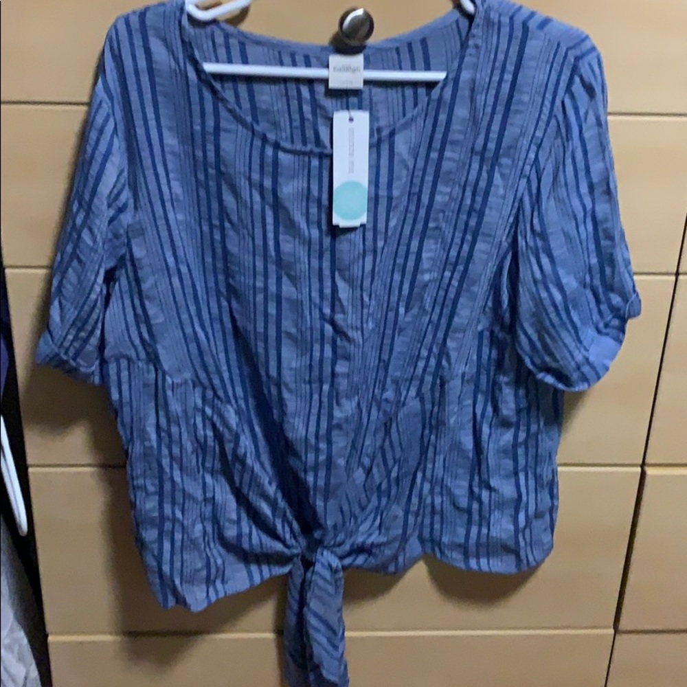 NWT Kaileigh tie short sleeve shirt